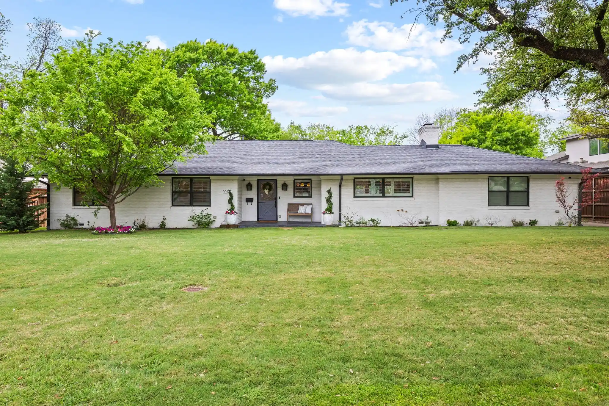Photo 1 of Sale Pending at 10127 Coppedge Ln, Dallas, TX 75229 | MLS# 21380117 | Listing updated on 2026-10-11