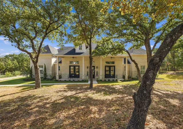 Photo 2 of Single family home for sale at 330 Rolling Bnd Rd, Alvord, TX 76225 | MLS# 21381307 | Listing updated on 2026-10-08