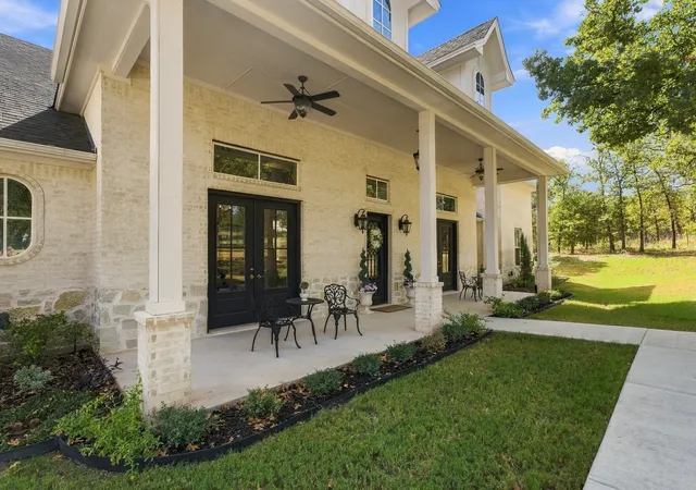 Photo 3 of Single family home for sale at 330 Rolling Bnd Rd, Alvord, TX 76225 | MLS# 21381307 | Listing updated on 2026-10-08