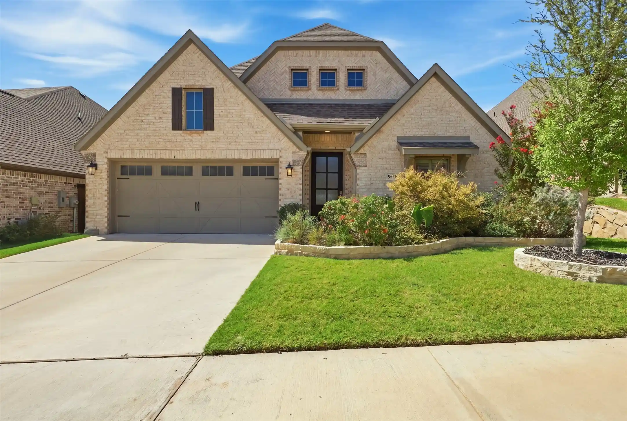 Single family home for sale at 5640 Pradera Rd, Fort Worth, TX 76126 | MLS# 21381327