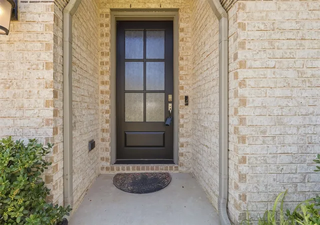Photo 3 of Single family home for sale at 5640 Pradera Rd, Fort Worth, TX 76126 | MLS# 21381327 | Listing updated on 2026-10-05