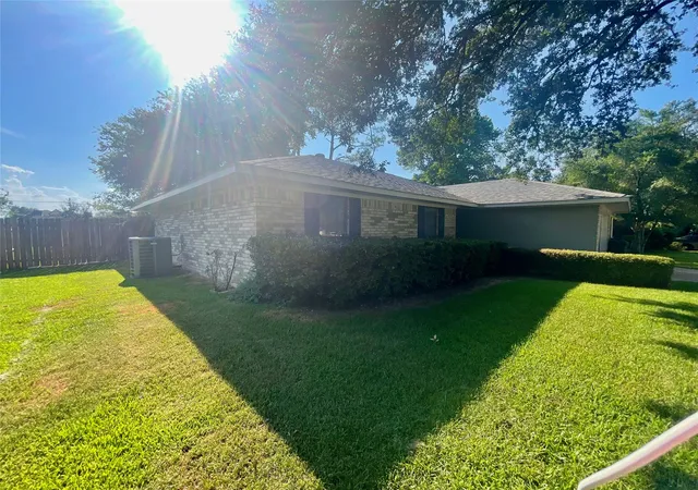 Photo 3 of Single family home for sale at 5420 Pampus Ln, Bossier City, LA 71112 | MLS# 21381388 | Listing updated on 2026-10-04