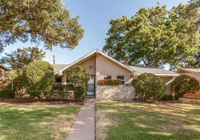 Photo 1 of Single family home for sale at 428 Sandy Trl, Richardson, TX 75080 | MLS# 21351035 | Listing updated on 2026-10-04