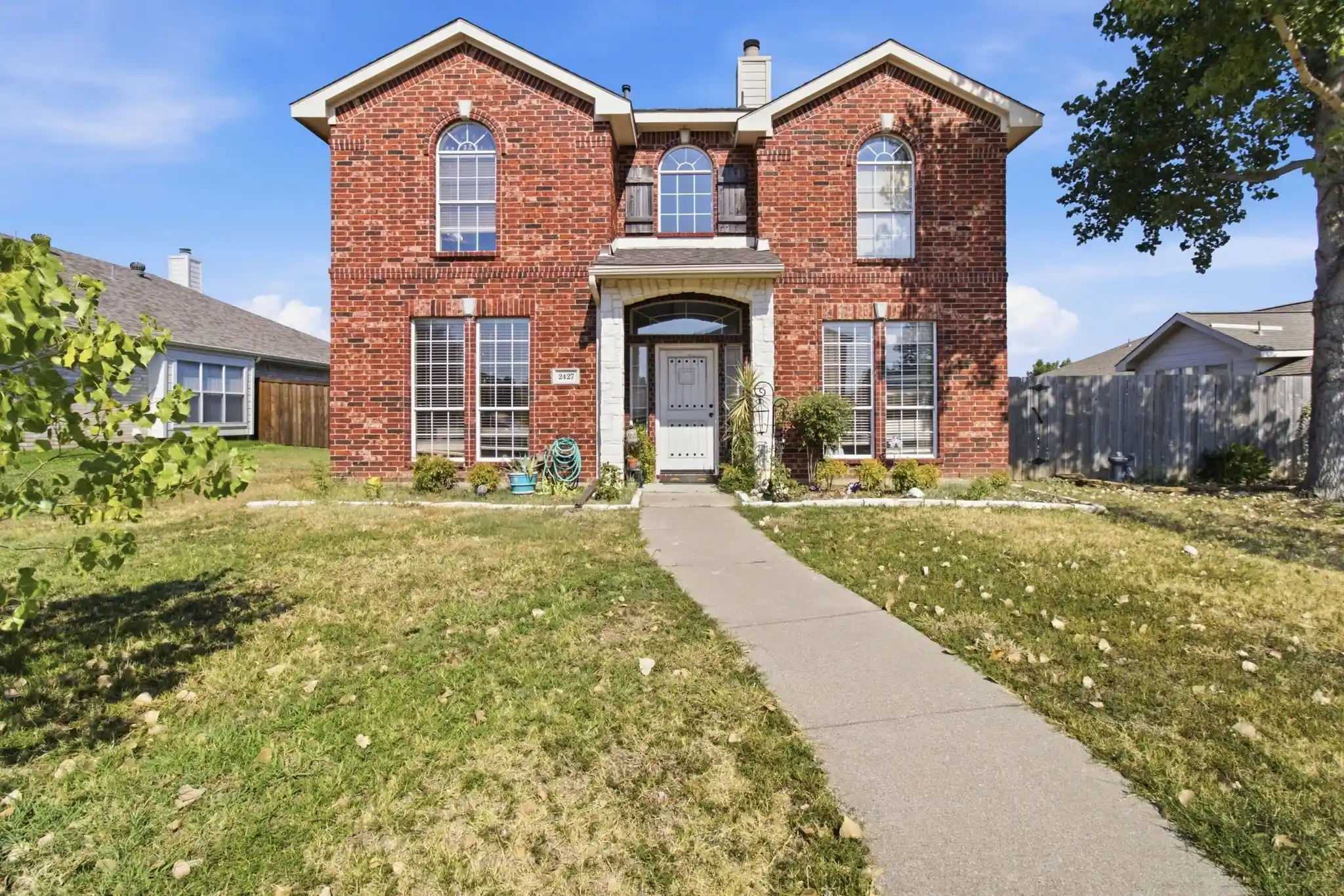 Photo 1 of Sale Pending at 2427 Decoy Dr, Mesquite, TX 75181 | MLS# 21381990 | Listing updated on 2026-10-28