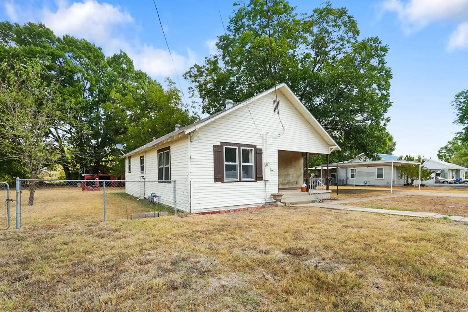 Photo 1 of Single family home for sale at 1001 S 27th Street, Corsicana, TX 75110 | MLS# 21382051 | Listing updated on 2026-10-22