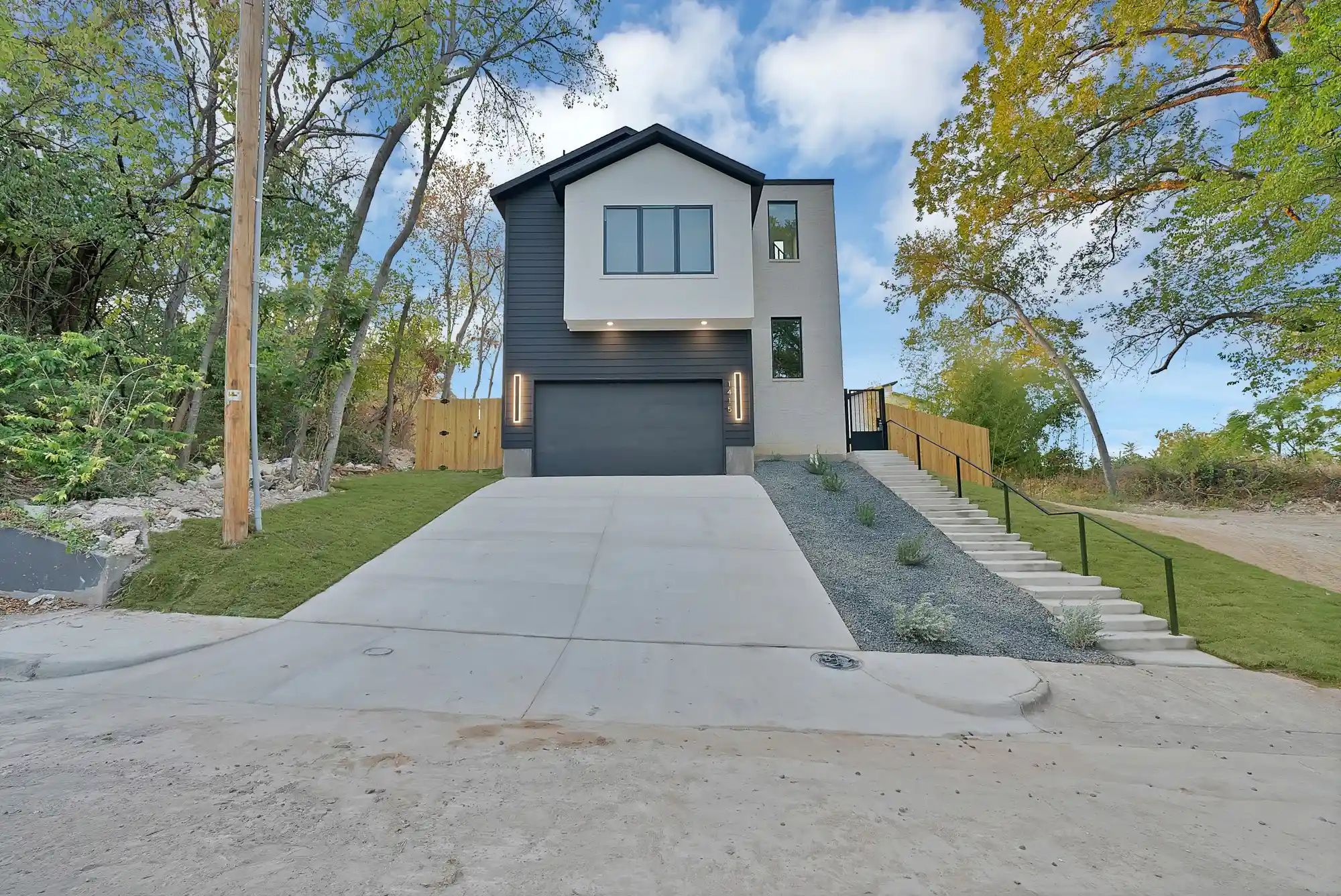 Photo 1 of Single family home for sale at 1415 Fayette St, Dallas, TX 75203 | MLS# 21360644 | Listing updated on 2026-10-25