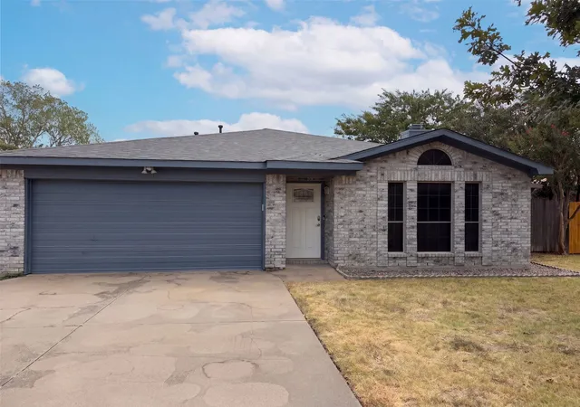 Photo 1 of Single family home for sale at 713 Buddy L Dr, Fort Worth, TX 76108 | MLS# 21382301 | Listing updated on 2026-10-31