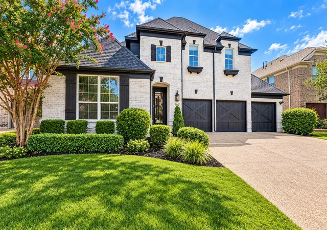 Photo 38 of Single family home for sale at 900 Southern Hills Way, Aubrey, TX 76227 | MLS# 21377079 | Listing updated on 2026-09-30