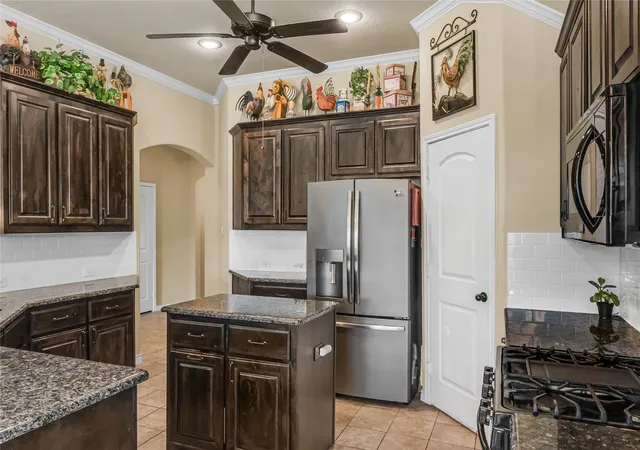 Photo 3 of Sale Pending at 5920 Mackerel Dr, Fort Worth, TX 76179 | MLS# 21380273 | Listing updated on 2026-10-08