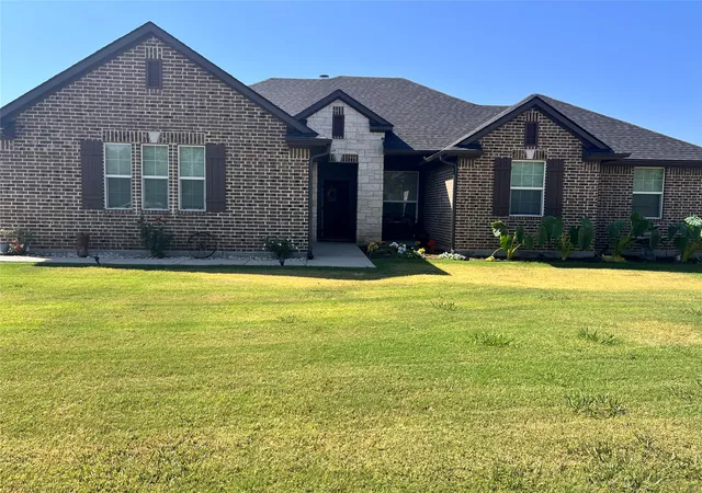 Single family home for sale at 612 Fawn Trl, Tioga, TX 76271 | MLS# 21375293