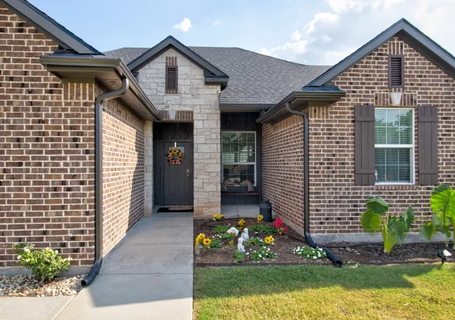 Photo 1 of Single family home for sale at 612 Fawn Trl, Tioga, TX 76271 | MLS# 21375293 | Listing updated on 2026-10-08