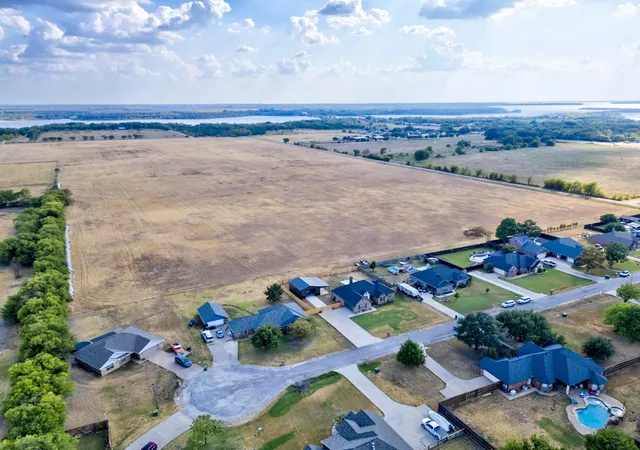 Photo 3 of Single family home for sale at 612 Fawn Trl, Tioga, TX 76271 | MLS# 21375293 | Listing updated on 2026-10-08