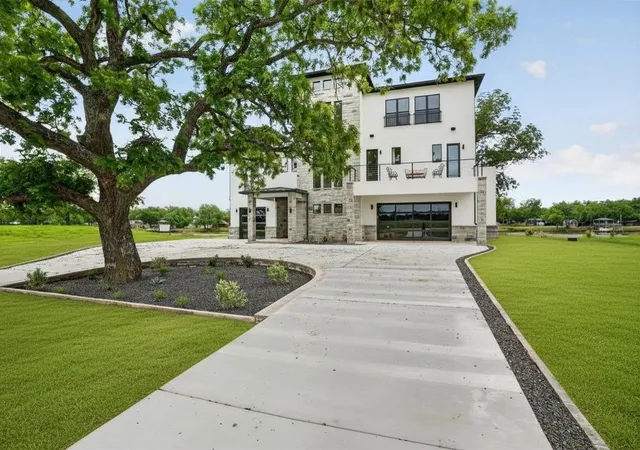 Photo 1 of Single family home for sale at 1046 River Ranch Ln, Weatherford, TX 76088 | MLS# 21382207 | Listing updated on 2026-10-07