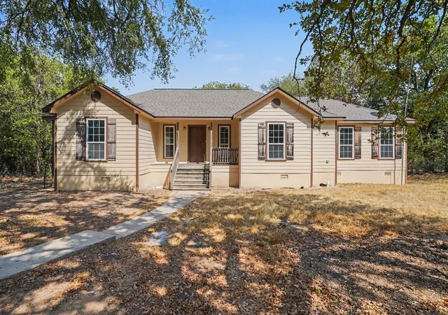 Photo 1 of Single family home for sale at 2821 State Hwy 101, Bridgeport, TX 76426 | MLS# 21381641 | Listing updated on 2026-09-30