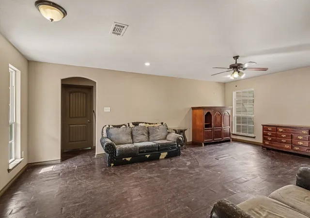 Photo 3 of Single family home for sale at 2821 State Hwy 101, Bridgeport, TX 76426 | MLS# 21381641 | Listing updated on 2026-09-30