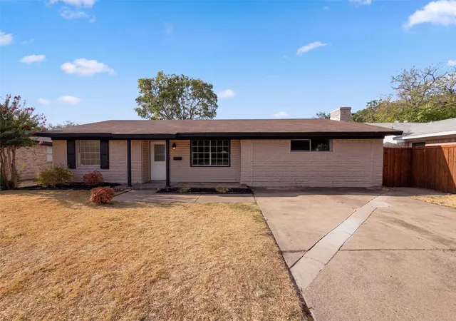 Photo 1 of Single family home for sale at 8540 Foxwood Ln, Dallas, TX 75217 | MLS# 21382657 | Listing updated on 2026-10-09