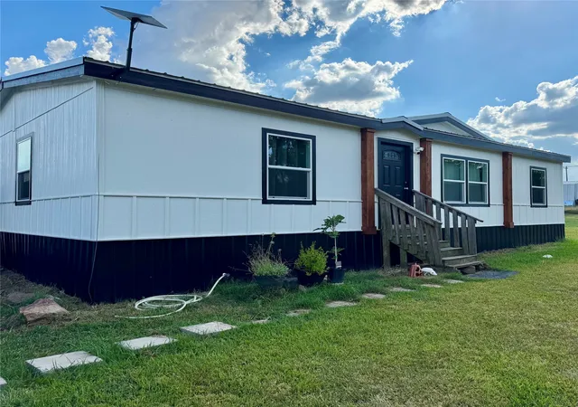Photo 2 of Manufactured home for sale at 1181 County Rd 1174, Sulphur Springs, TX 75482 | MLS# 21382765 | Listing updated on 2026-10-07