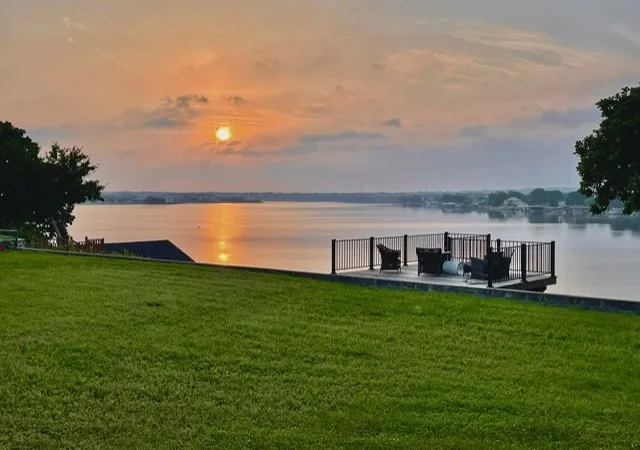 Photo 1 of Single family home for sale at 400 W Atchley Dr, Granbury, TX 76048 | MLS# 21381965 | Listing updated on 2026-10-07