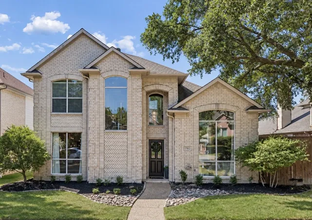 Photo 1 of Sale Pending at 17912 Benchmark Dr, Dallas, TX 75252 | MLS# 21382786 | Listing updated on 2026-10-05