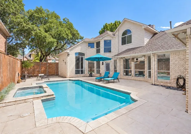 Photo 2 of Sale Pending at 17912 Benchmark Dr, Dallas, TX 75252 | MLS# 21382786 | Listing updated on 2026-10-05