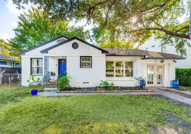 Photo 1 of Sale Pending at 559 Blanning Dr, Dallas, TX 75218 | MLS# 21381217 | Listing updated on 2026-10-07