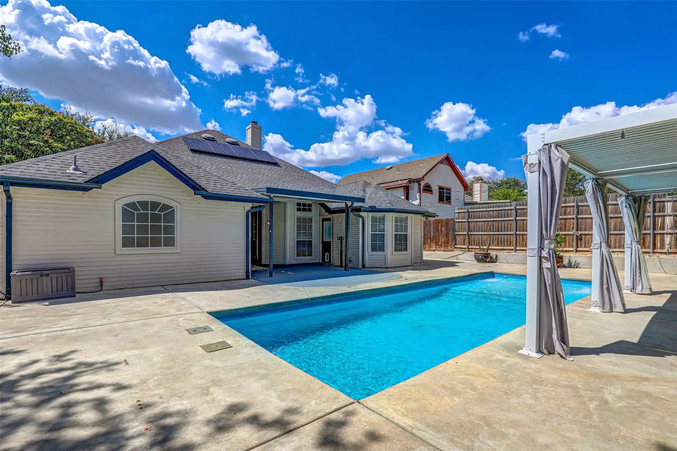 Photo 1 of Single family home for sale at 7104 Cook Cir, North Richland Hills, TX 76182 | MLS# 21381807 | Listing updated on 2026-10-27
