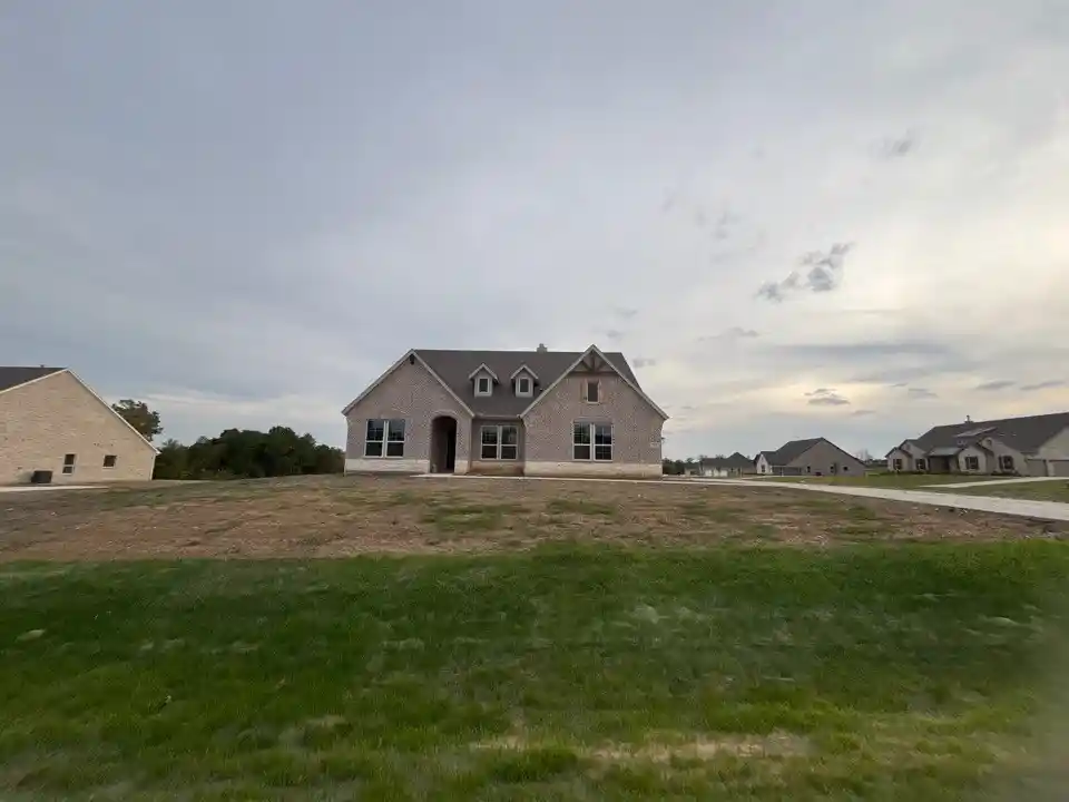 Photo 1 of Single family home for sale at 701 Deer Dale Ct, Van Alstyne, TX 75495 | MLS# 21382362 | Listing updated on 2026-10-27