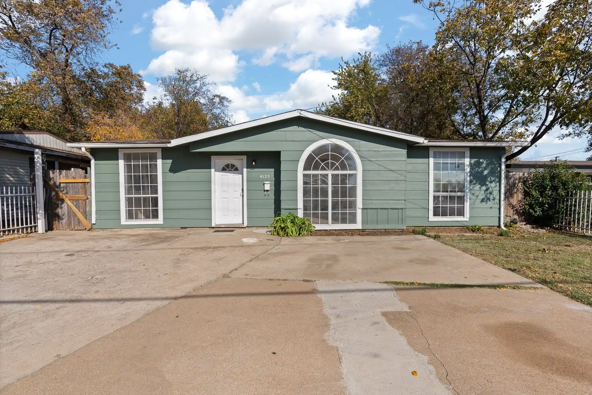 Photo 1 of Single family home for sale at 4125 Martin St, Fort Worth, TX 76119 | MLS# 21382703 | Listing updated on 2026-10-16