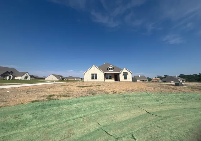 Photo 1 of Single family home for sale at 800 Monterrey Cir, Van Alstyne, TX 75495 | MLS# 21382483 | Listing updated on 2026-10-03
