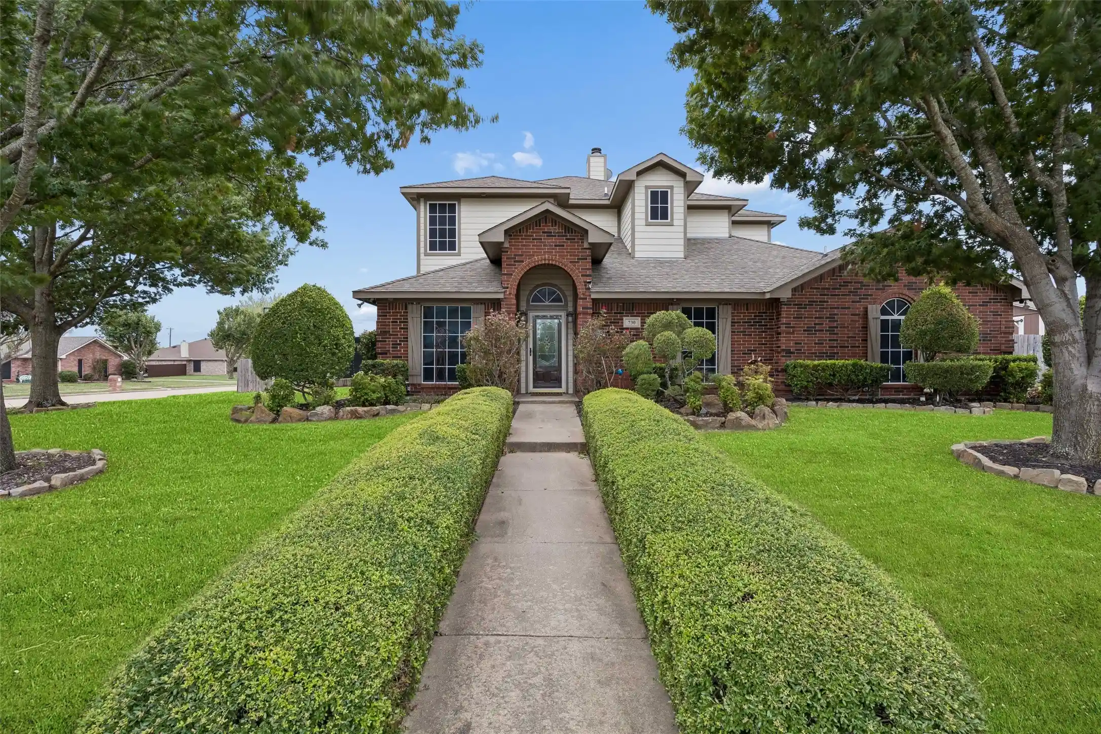 Photo 1 of Single family home for sale at 730 S Ridge Dr, Midlothian, TX 76065 | MLS# 21380939 | Listing updated on 2026-10-27