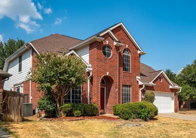 Photo 2 of Single family home for sale at 1619 Mallard Dr, Corinth, TX 76210 | MLS# 21382870 | Listing updated on 2026-10-09