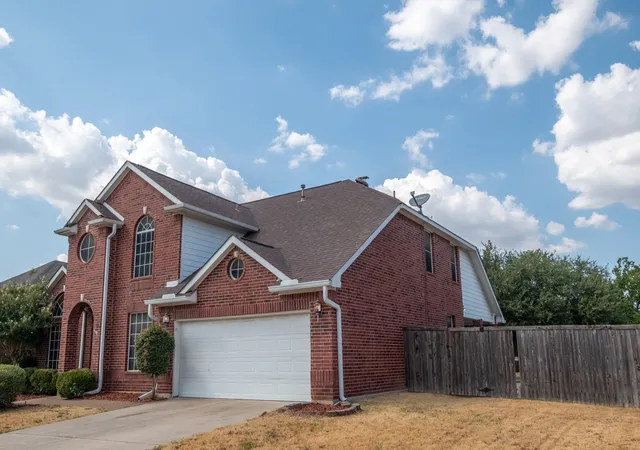 Photo 3 of Single family home for sale at 1619 Mallard Dr, Corinth, TX 76210 | MLS# 21382870 | Listing updated on 2026-10-09