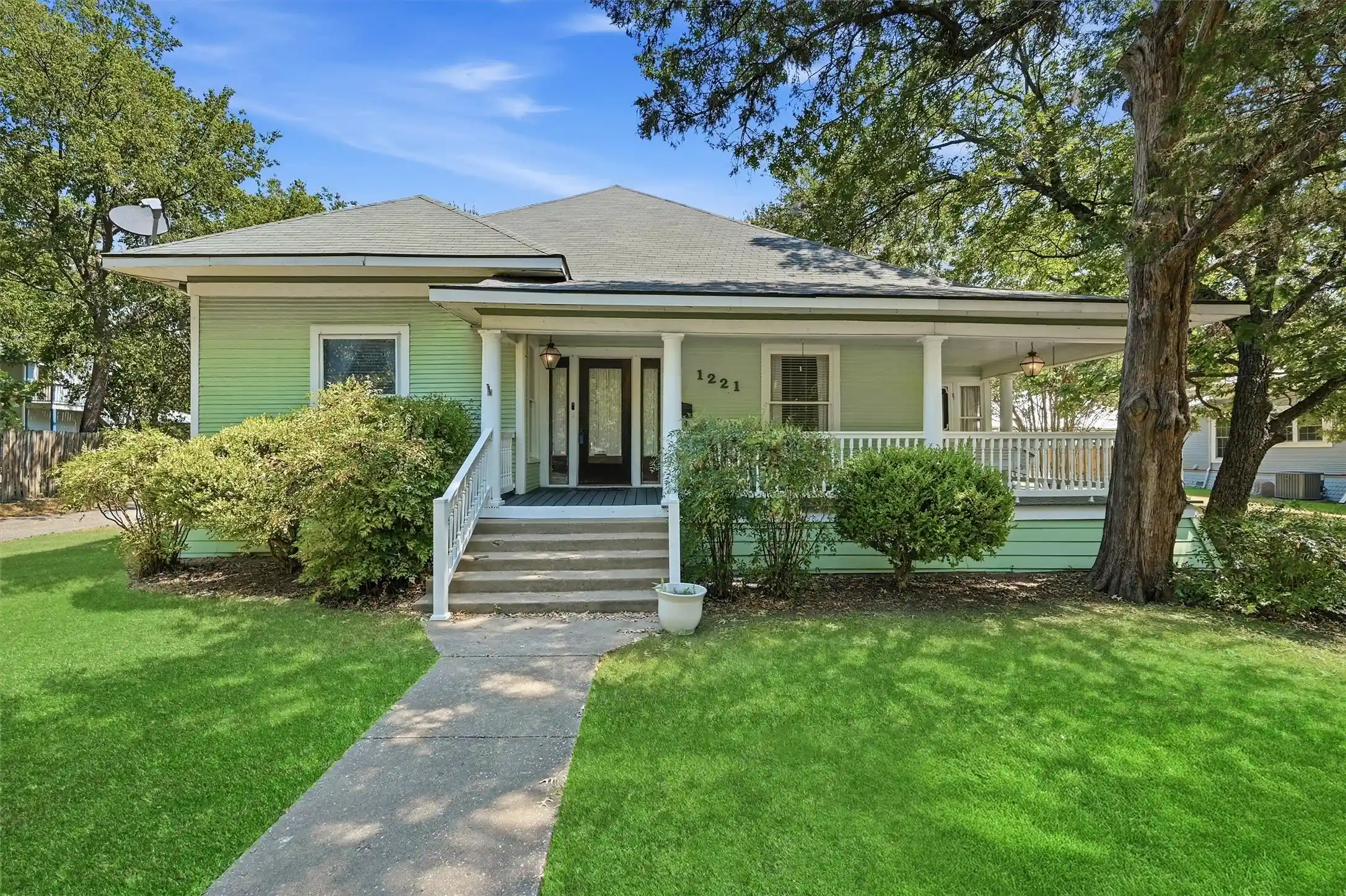 Single family home for sale at 1221 S Crockett St, Sherman, TX 75090 | MLS# 21383048