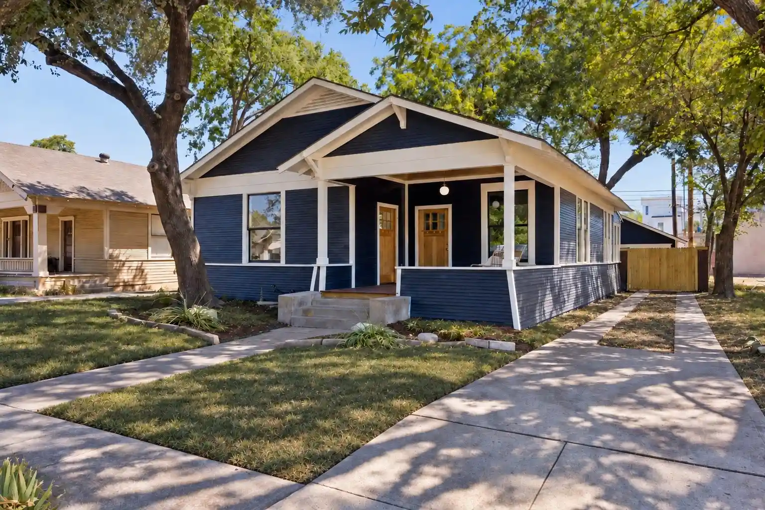 Photo 1 of Single family home for sale at 418 S Willomet Ave, Dallas, TX 75208 | MLS# 21383017 | Listing updated on 2026-10-23