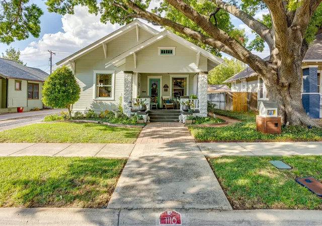 Photo 1 of Single family home for sale at 1116 W Arlington Ave, Fort Worth, TX 76110 | MLS# 21383084 | Listing updated on 2026-10-01