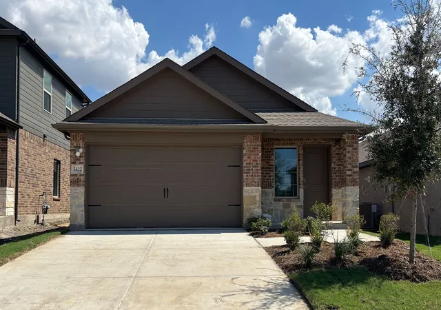 Photo 1 of Sale Pending at 5622 Gannet Pl, Crandall, TX 75114 | MLS# 21383072 | Listing updated on 2026-09-28