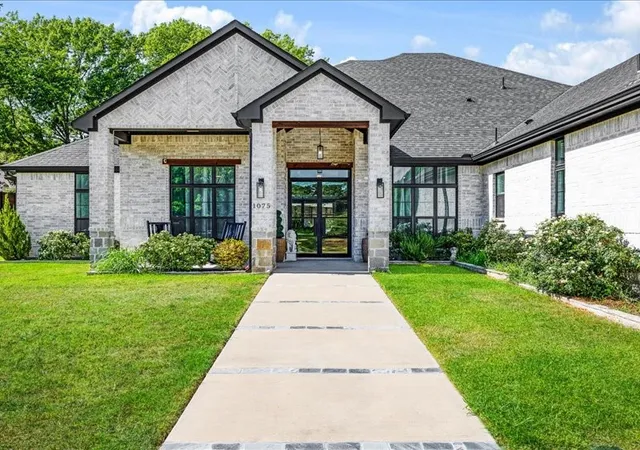 Photo 3 of Mansion for sale at 1075 Serenity Cvs, Seagoville, TX 75159 | MLS# 21383117 | Listing updated on 2026-10-05