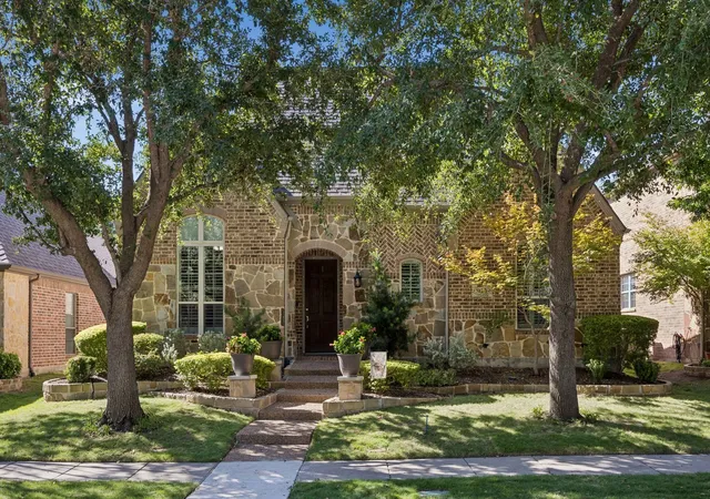 Photo 2 of Single family home for sale at 915 Wyndham Way, Allen, TX 75013 | MLS# 21383113 | Listing updated on 2026-10-09