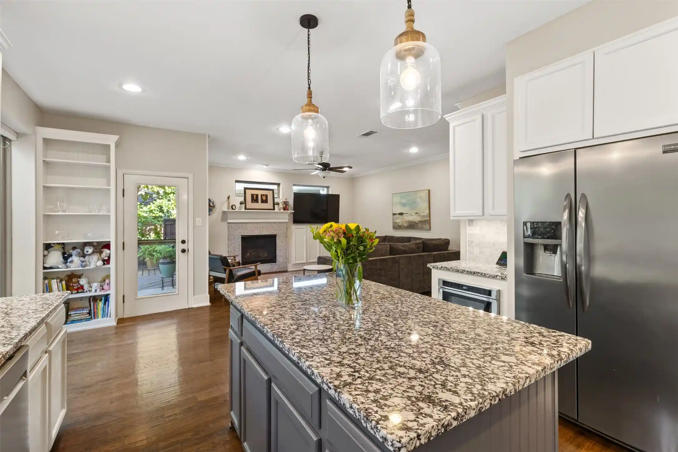 Photo 1 of Sale Pending at 2904 Meadow Glen Dr, Mc Kinney, TX 75072 | MLS# 21383180 | Listing updated on 2026-10-17