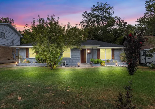 Photo 1 of Sale Pending at 5810 Caracas Dr, Dallas, TX 75232 | MLS# 21377296 | Listing updated on 2026-10-03