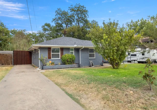 Photo 2 of Sale Pending at 5810 Caracas Dr, Dallas, TX 75232 | MLS# 21377296 | Listing updated on 2026-10-03
