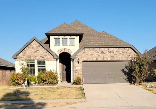 Photo 1 of Single family home for sale at 3204 Elk Camp Rd, Aubrey, TX 76227 | MLS# 21379509 | Listing updated on 2026-09-20
