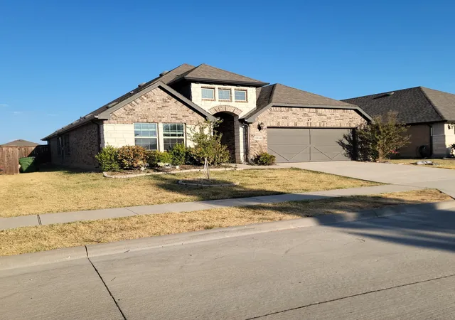 Photo 3 of Single family home for sale at 3204 Elk Camp Rd, Aubrey, TX 76227 | MLS# 21379509 | Listing updated on 2026-09-20