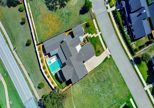 Photo 1 of Single family home for sale at 108 Murphy Dr, Southlake, TX 76092 | MLS# 21360734 | Listing updated on 2026-10-08
