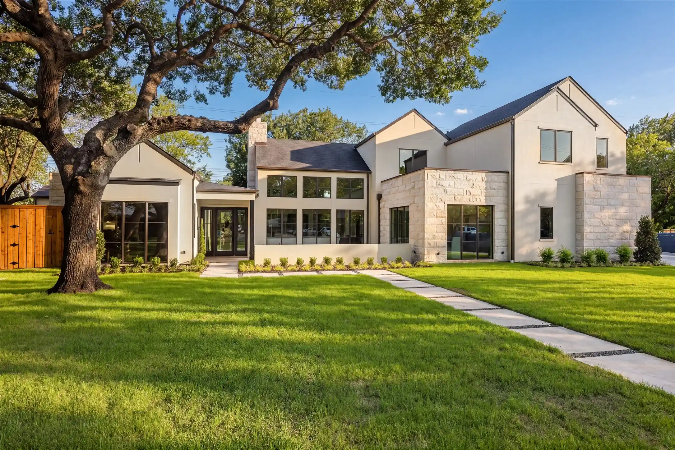 Photo 1 of Mansion for sale at 11202 Northland Cir, Dallas, TX 75230 | MLS# 21380351 | Listing updated on 2026-10-25