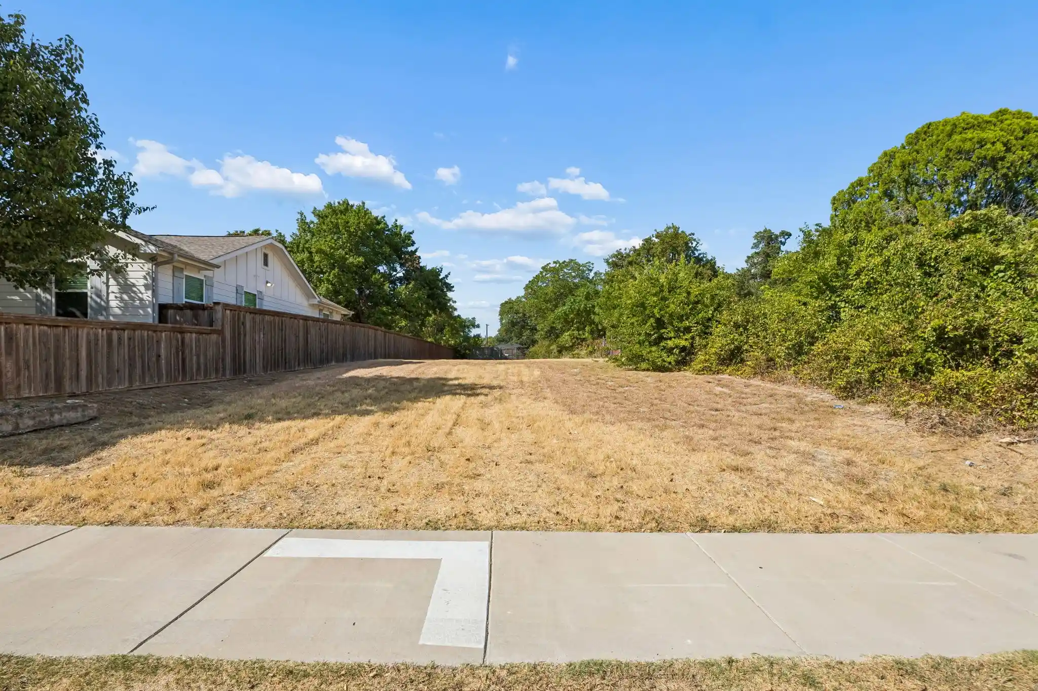 Land for sale at 1221 Lebanon Ave, Dallas, TX 75208 | MLS# 21383696