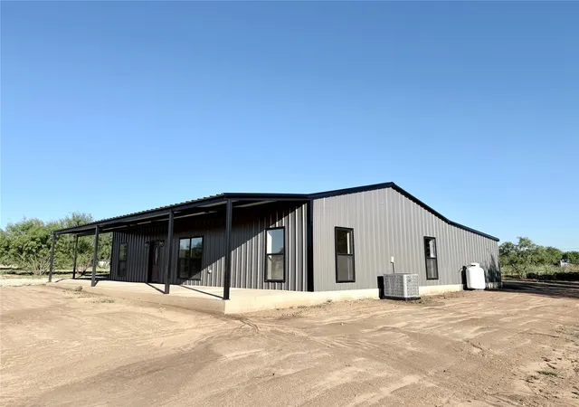 Photo 3 of Single family home for sale at 1219 County Rd 224, Breckenridge, TX 76424 | MLS# 21383170 | Listing updated on 2026-10-07