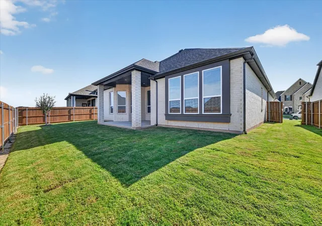 Photo 27 of Single family home for sale at 1005 Mumms Fld Dr, Justin, TX 76247 | MLS# 21383735 | Listing updated on 2026-10-08