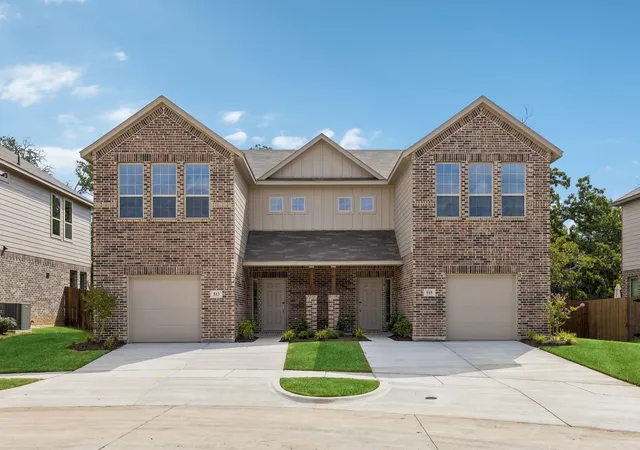 Photo 1 of Multi family home for sale at 513 515 S Mockingbird Ln, Denton, TX 76205 | MLS# 21383839 | Listing updated on 2026-09-19