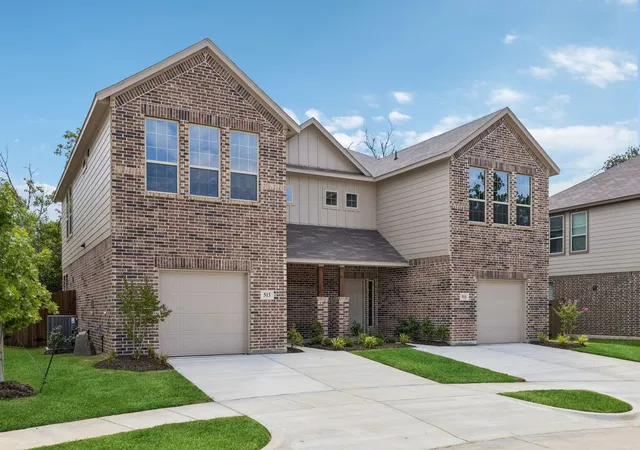 Photo 3 of Multi family home for sale at 513 515 S Mockingbird Ln, Denton, TX 76205 | MLS# 21383839 | Listing updated on 2026-09-19